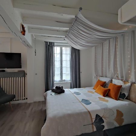 Bed and Breakfast Atelier Des Sens 89 Evry  Exterior foto